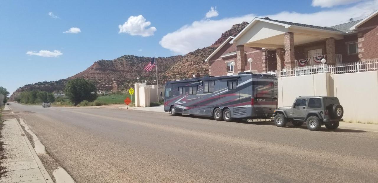 Zion'S Most Wanted Hotel Hildale Экстерьер фото